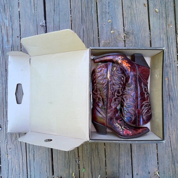 NIB NWOT Stetson Handmade Western Boots (Python with Wing & Cross Overlay) - Picture 13 of 15